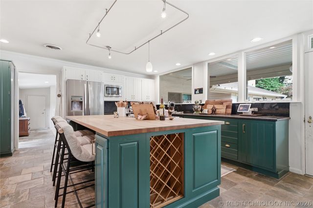 3245 S Victor Avenue, Tulsa, OK 74105