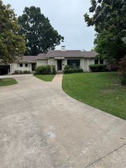 3245 S Victor Avenue, Tulsa, OK 74105