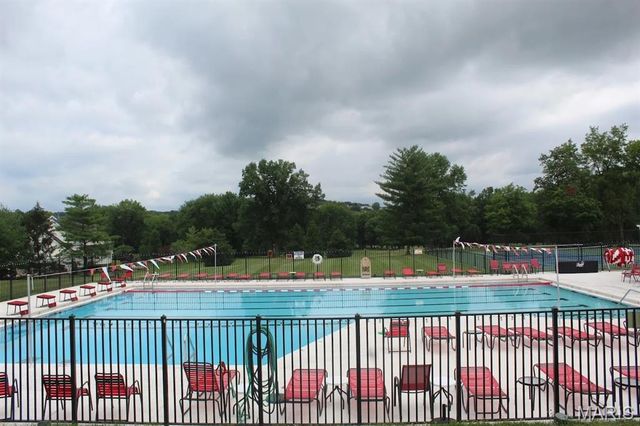 664 Bluffs View Court, Eureka, MO 63025