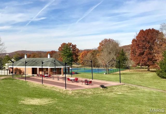 664 Bluffs View Court, Eureka, MO 63025