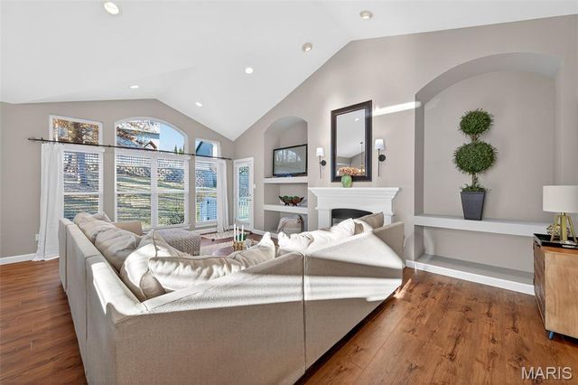 664 Bluffs View Court, Eureka, MO 63025