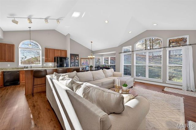 664 Bluffs View Court, Eureka, MO 63025