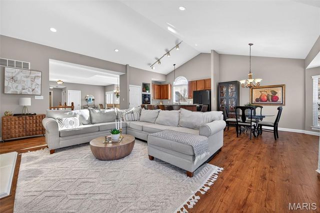 664 Bluffs View Court, Eureka, MO 63025