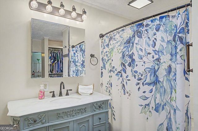 154 Azalea Avenue, Savannah, GA 31408