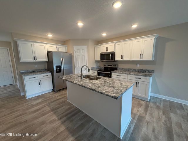 338 Breckinridge Cir, Vine Grove, KY 40175