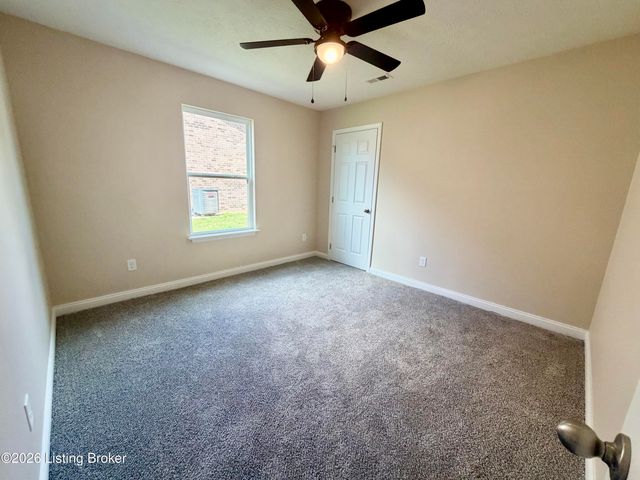 338 Breckinridge Cir, Vine Grove, KY 40175