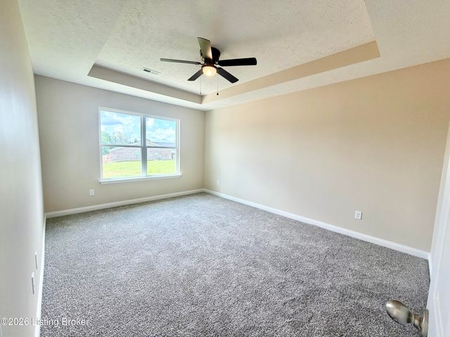 338 Breckinridge Cir, Vine Grove, KY 40175
