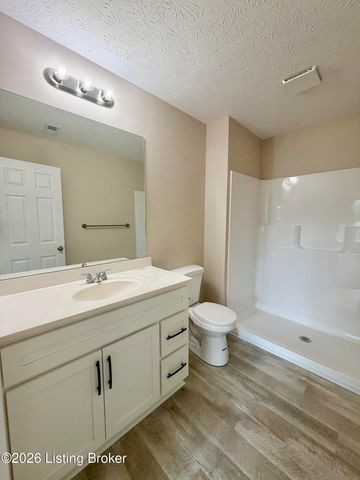 338 Breckinridge Cir, Vine Grove, KY 40175