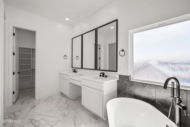 313 Emerald Space Place, Horizon City, TX 79928