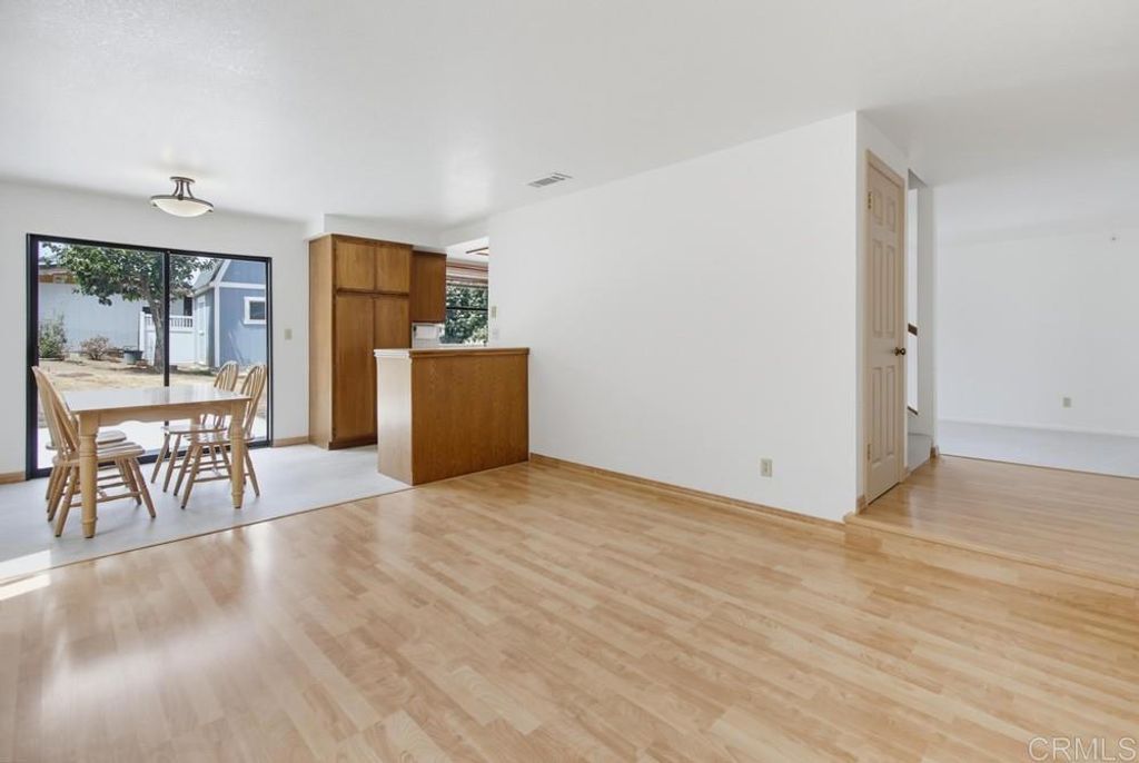 Image 12 of property listing at 1193 Phillips Street, Vista, CA 92083