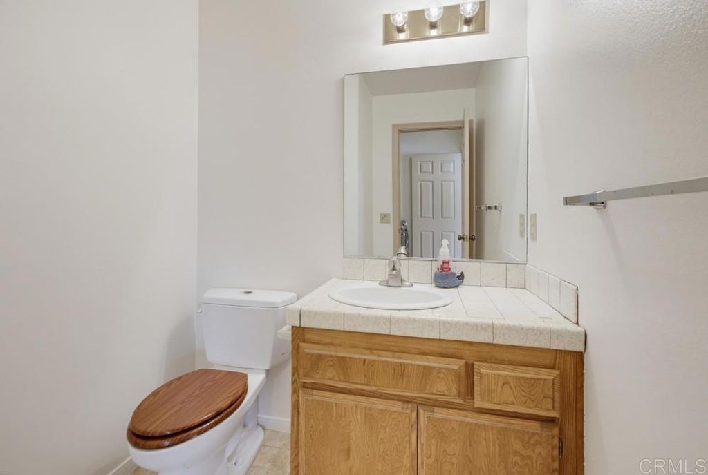 Image 14 of property listing at 1193 Phillips Street, Vista, CA 92083