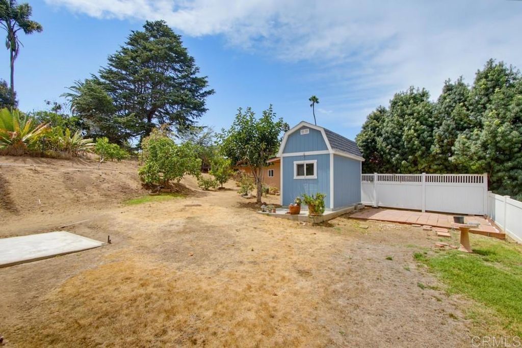 Image 26 of property listing at 1193 Phillips Street, Vista, CA 92083
