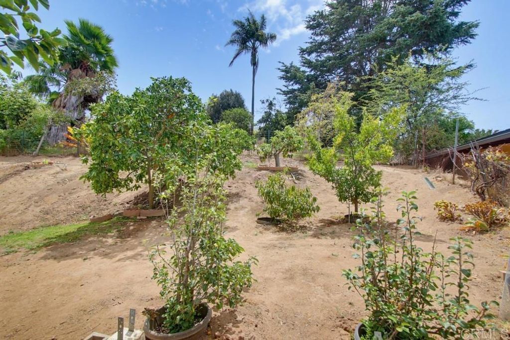 Image 30 of property listing at 1193 Phillips Street, Vista, CA 92083