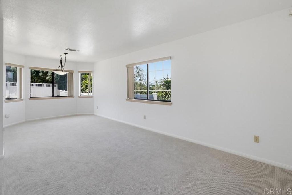 Image 6 of property listing at 1193 Phillips Street, Vista, CA 92083