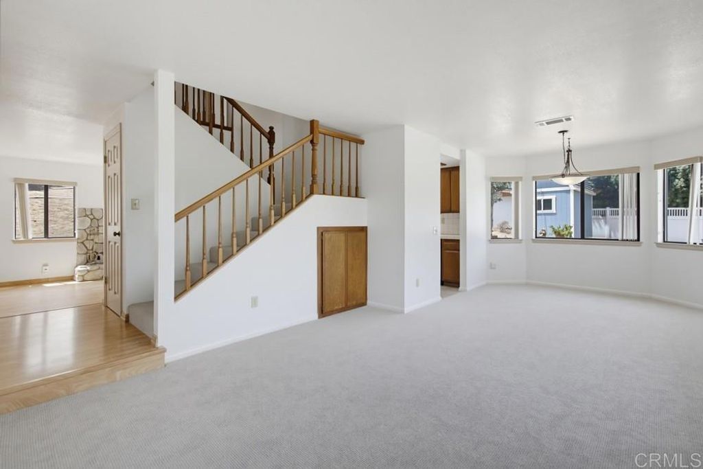 Image 7 of property listing at 1193 Phillips Street, Vista, CA 92083