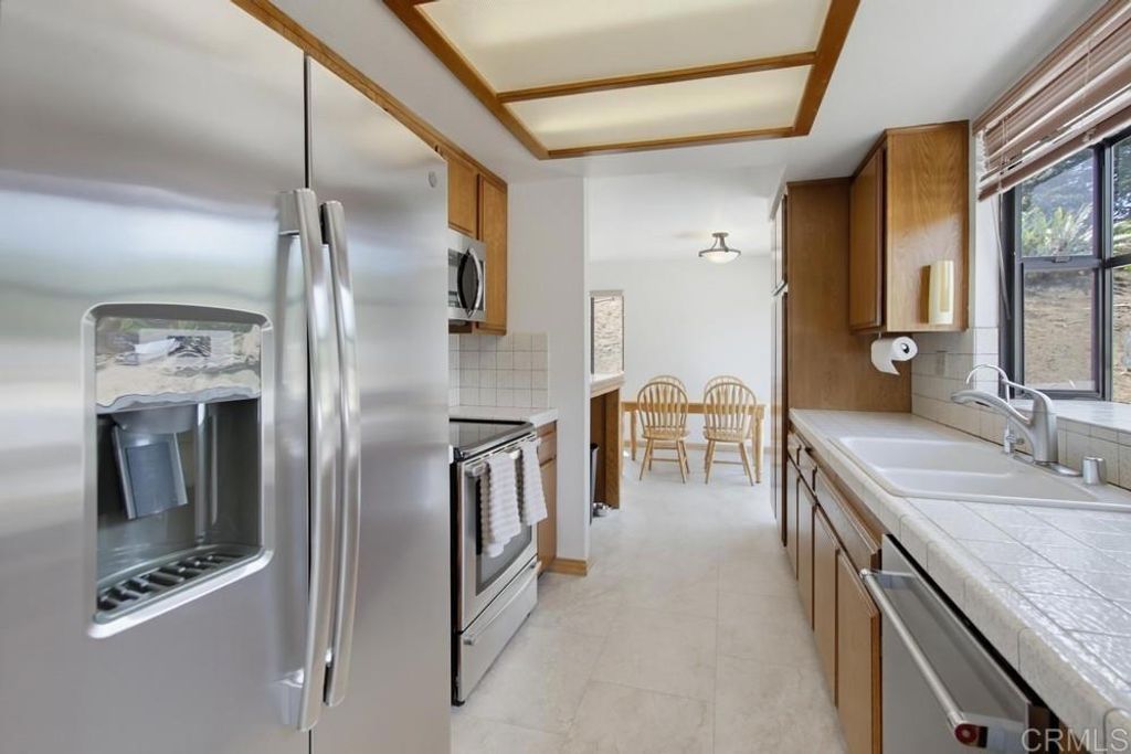 Image 9 of property listing at 1193 Phillips Street, Vista, CA 92083