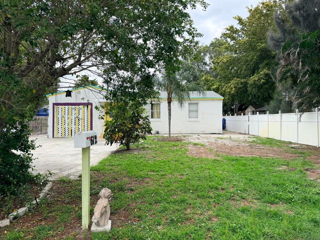 612 NW 1st Street, Boynton Beach, FL 33435