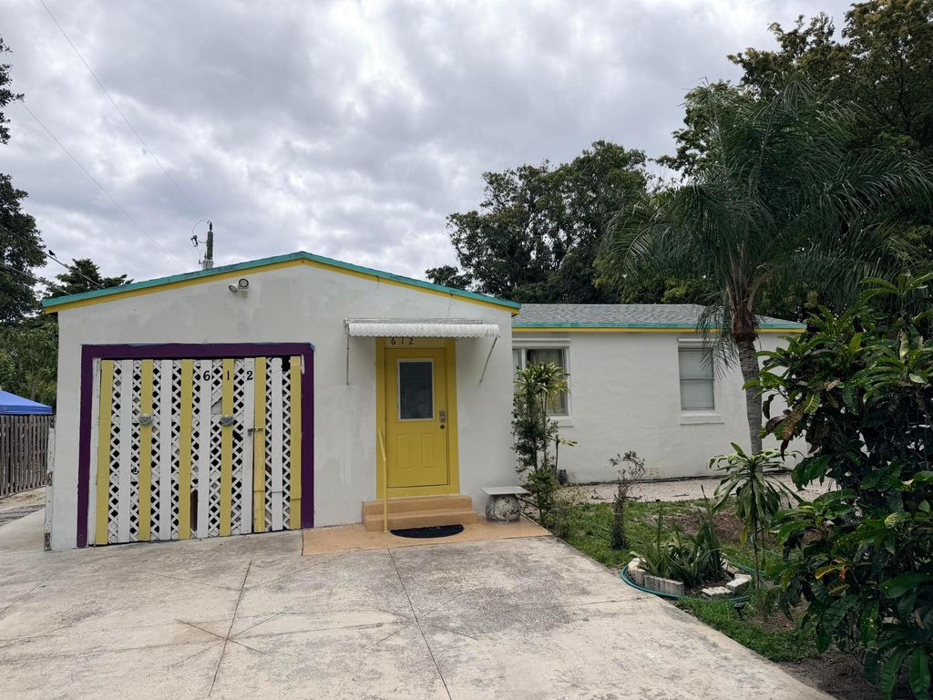 612 NW 1st Street, Boynton Beach, FL 33435