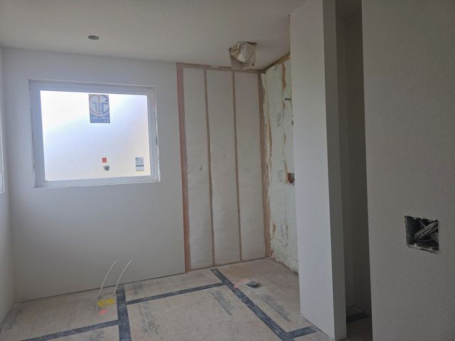 16214 Sharon Drive, Urbandale, IA 50323