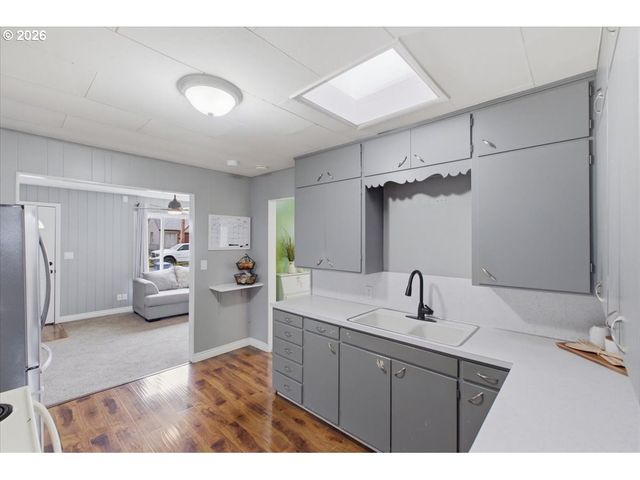 2355 HYDE St, Salem, OR 97301