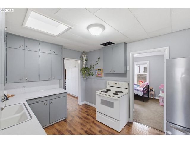 2355 HYDE St, Salem, OR 97301