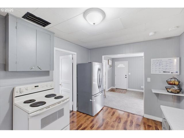 2355 HYDE St, Salem, OR 97301