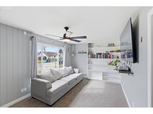 2355 HYDE St, Salem, OR 97301