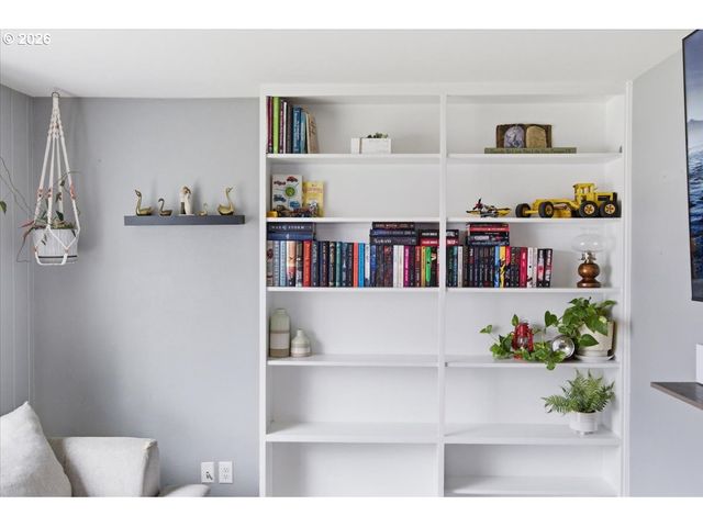 2355 HYDE St, Salem, OR 97301