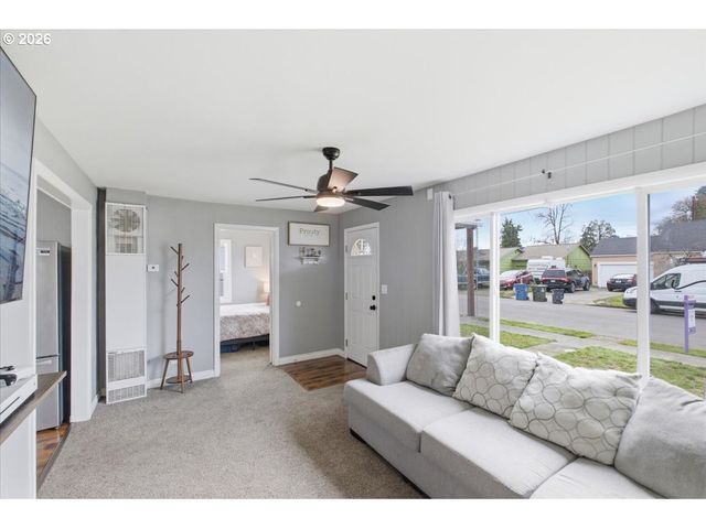 2355 HYDE St, Salem, OR 97301