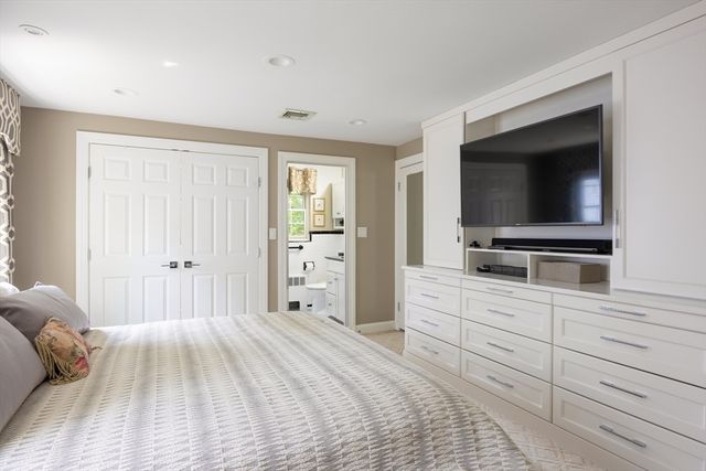 61 Woodlawn Dr, Newton, MA 02467