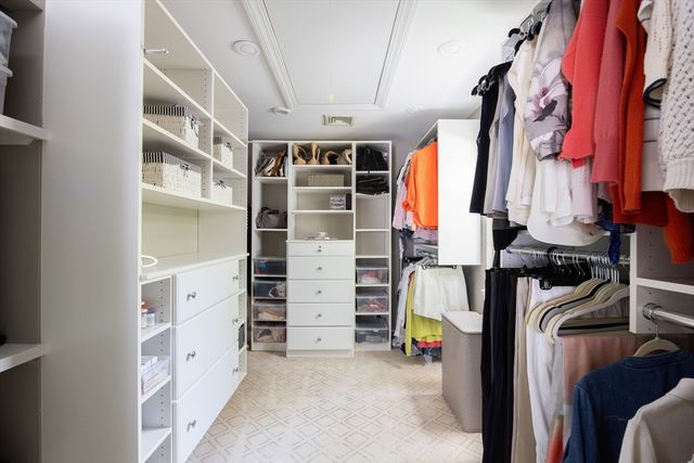 61 Woodlawn Dr, Newton, MA 02467