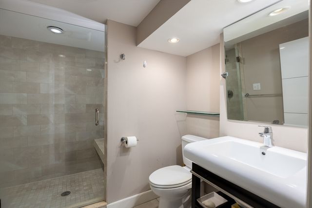 61 Woodlawn Dr, Newton, MA 02467