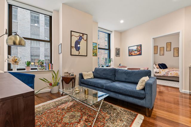 1 Wall Street Ct Apt 509, New York City, NY 10005