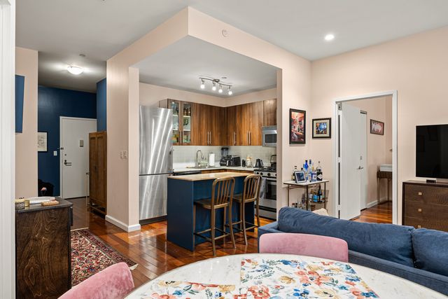 1 Wall Street Ct Apt 509, New York City, NY 10005