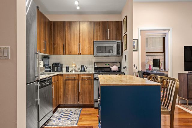 1 Wall Street Ct Apt 509, New York City, NY 10005
