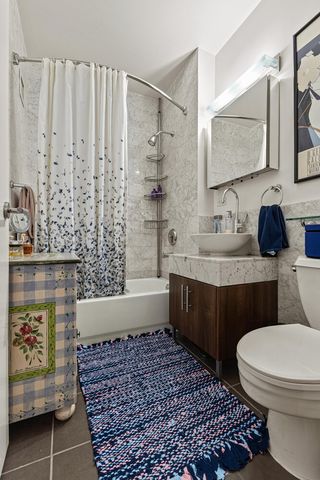 1 Wall Street Ct Apt 509, New York City, NY 10005