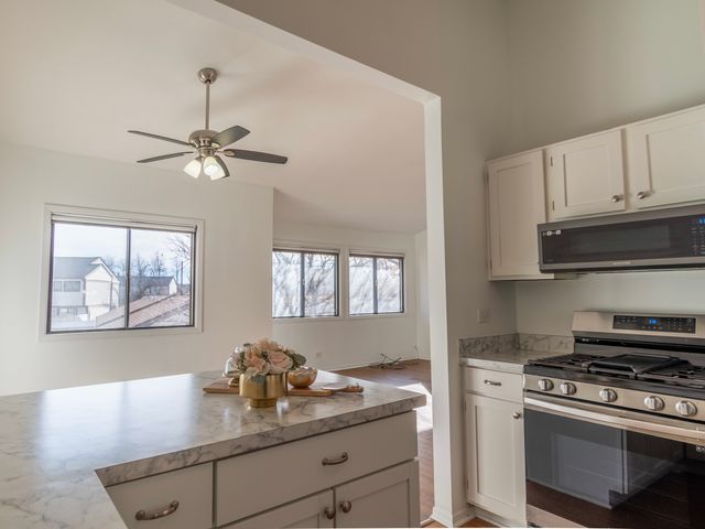 1379 Court Marguerite, Hanover Park, IL 60133