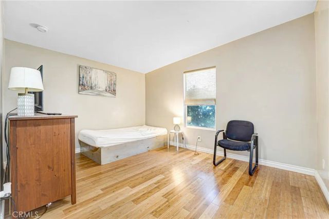 22450 Collins, Woodland Hills, CA 91367