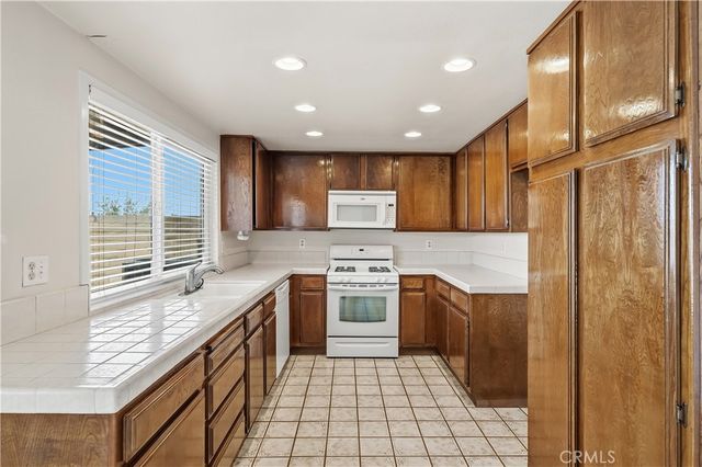 447 S 3rd Avenue, La Puente, CA 91746