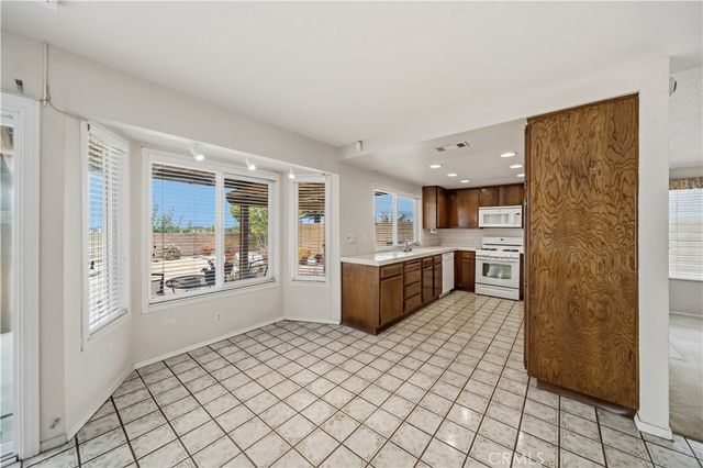 447 S 3rd Avenue, La Puente, CA 91746