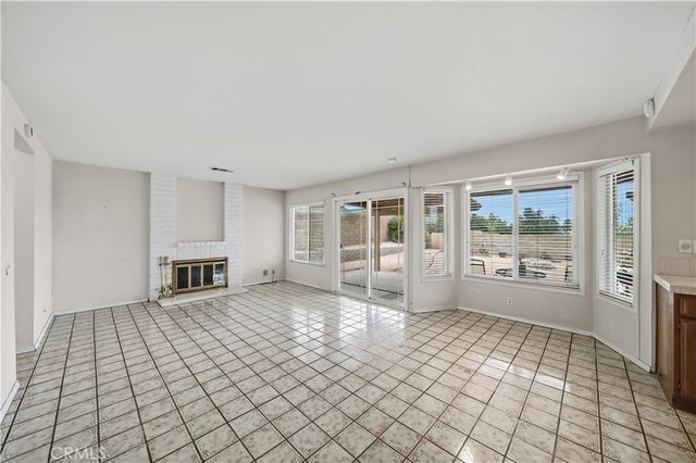 447 S 3rd Avenue, La Puente, CA 91746