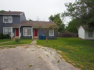 124 Hillside DR B, Elgin, TX 78621