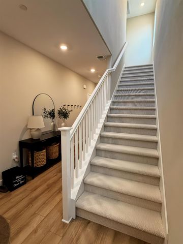 8277 Mincey Way, Elk Grove, CA 95757