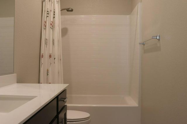 8277 Mincey Way, Elk Grove, CA 95757