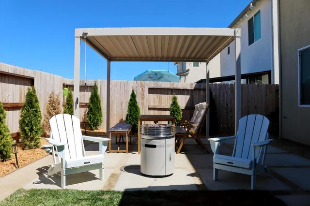 8277 Mincey Way, Elk Grove, CA 95757
