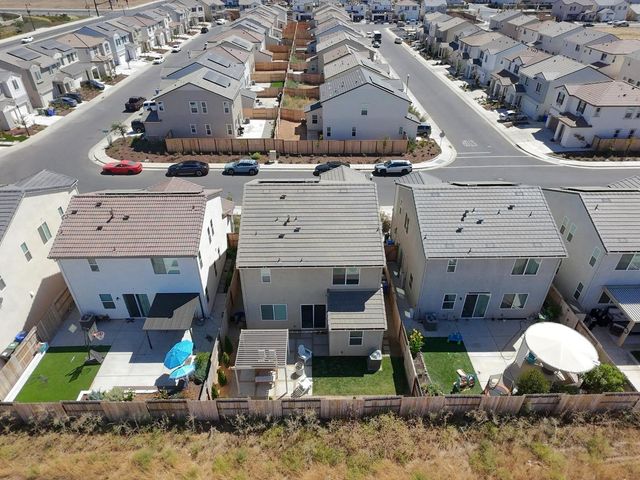 8277 Mincey Way, Elk Grove, CA 95757