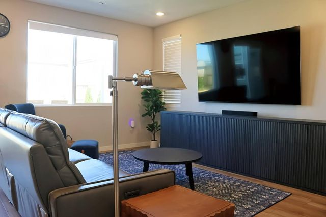 8277 Mincey Way, Elk Grove, CA 95757