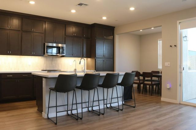 8277 Mincey Way, Elk Grove, CA 95757