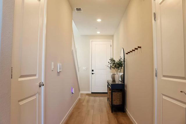 8277 Mincey Way, Elk Grove, CA 95757