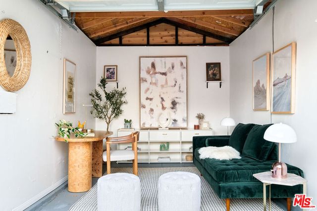 6227 Long Street, Los Angeles, CA 90043